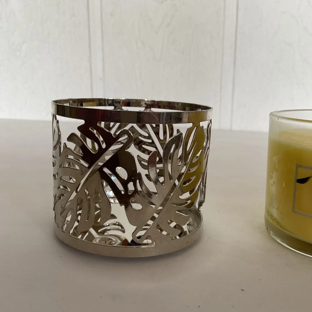 Bath & Body Works Slatkin and Company Fresh Lemon Candle and holder NWT - Picture 10 of 10